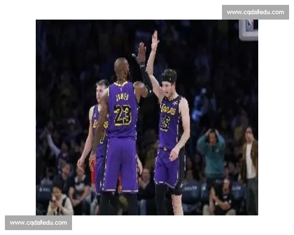 黑白直播湖人vs热火全场高清激战赛况实时解说回放精彩对决两队